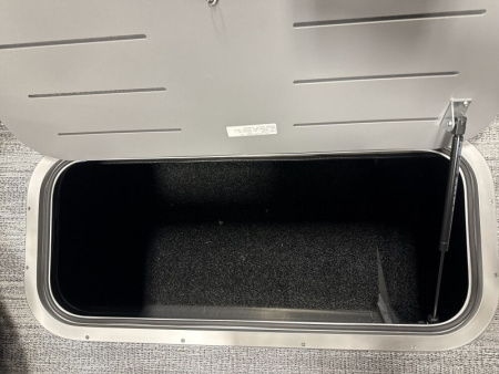 New 2026 Bennington 22' M Series Swingback Tri-toon Boat