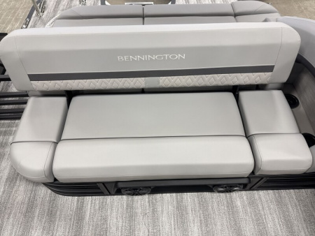 New 2026 Bennington 22' M Series Swingback Tri-toon Boat