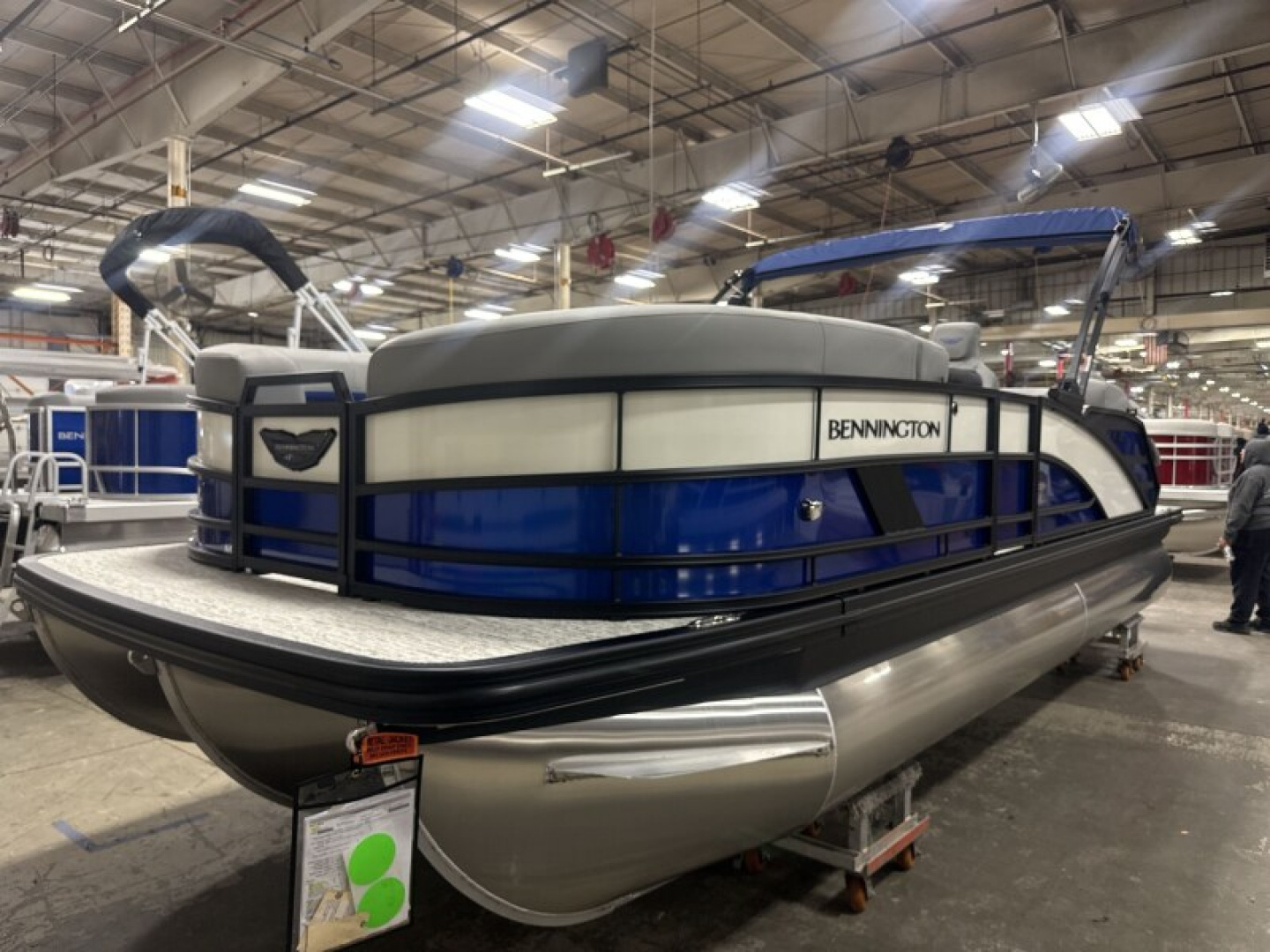 New 2026 Bennington M Series 22' Swingback Tri-toon Boat