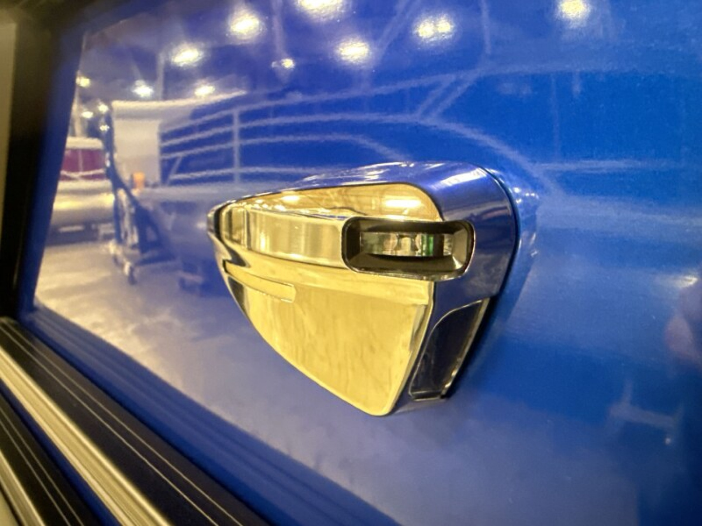 New 2026 Bennington M Series 22' Swingback Tri-toon Boat