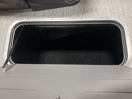 New 2026 Bennington M Series 22' Swingback Tri-toon Boat