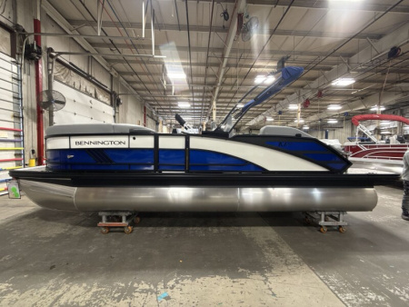 New 2026 Bennington M Series 22' Swingback Tri-toon Boat