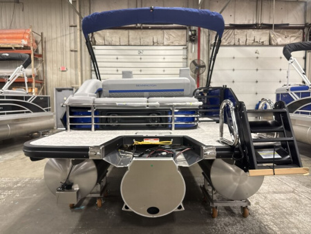 New 2026 Bennington M Series 22' Swingback Tri-toon Boat