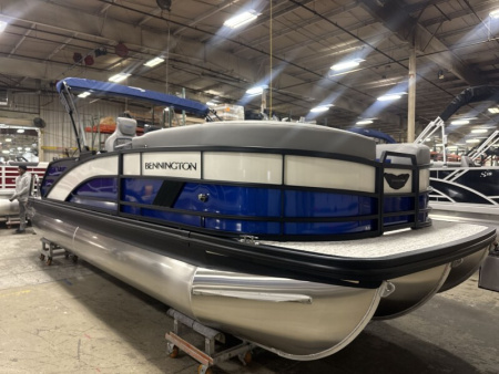 New 2026 Bennington M Series 22' Swingback Tri-toon Boat