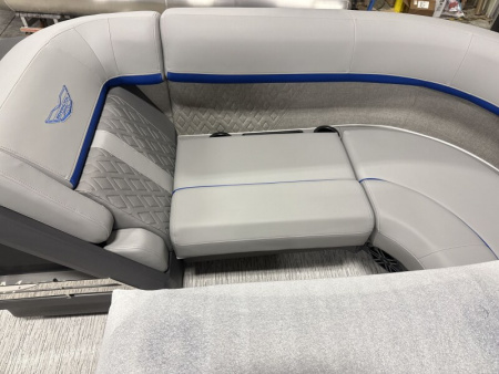 New 2026 Bennington M Series 22' Swingback Tri-toon Boat