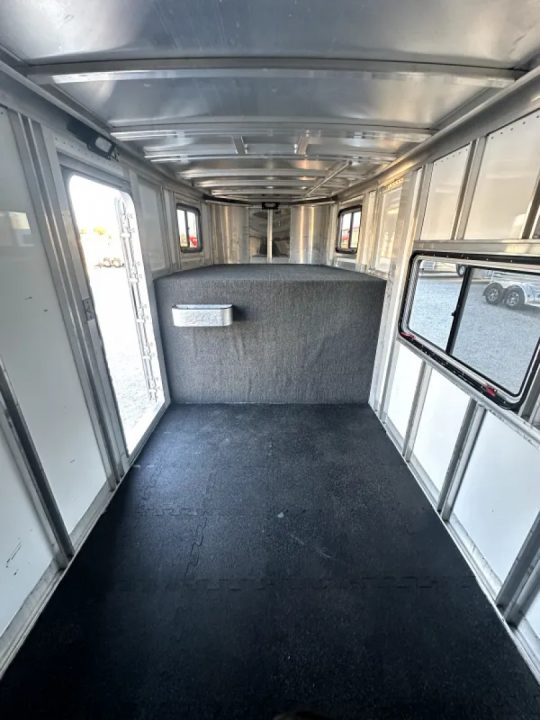 Used 2007 Exiss 4 Horse Gooseneck
