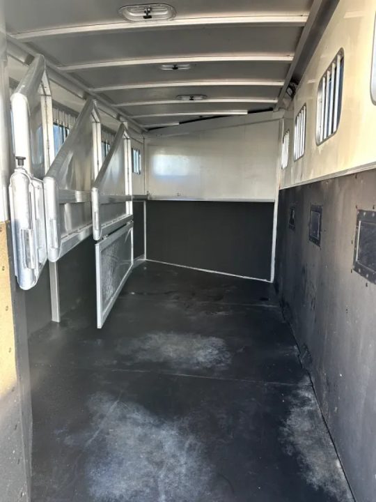 Used 2007 Exiss 4 Horse Gooseneck