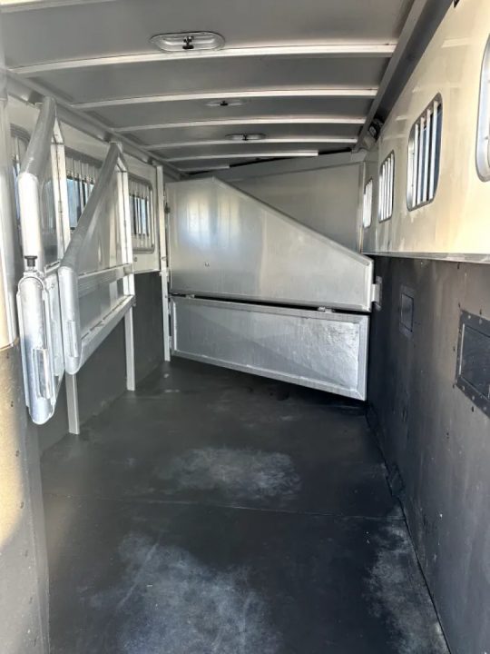 Used 2007 Exiss 4 Horse Gooseneck