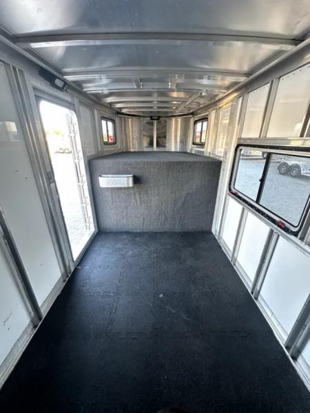 Used 2007 Exiss 4 Horse Gooseneck