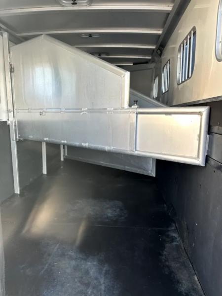 Used 2007 Exiss 4 Horse Gooseneck
