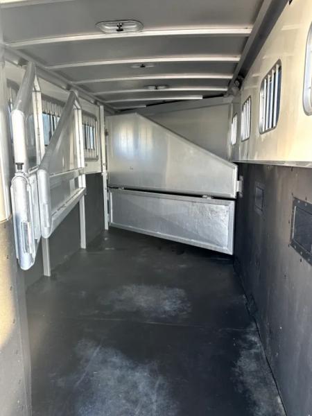 Used 2007 Exiss 4 Horse Gooseneck
