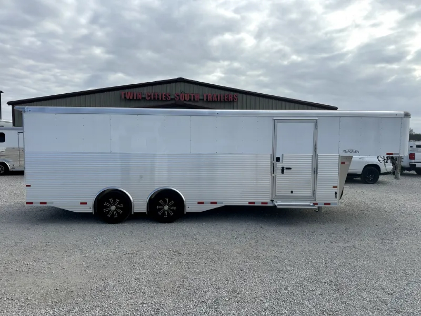 New 2026 Sundowner 24' Workhorse Cargo Gooseneck