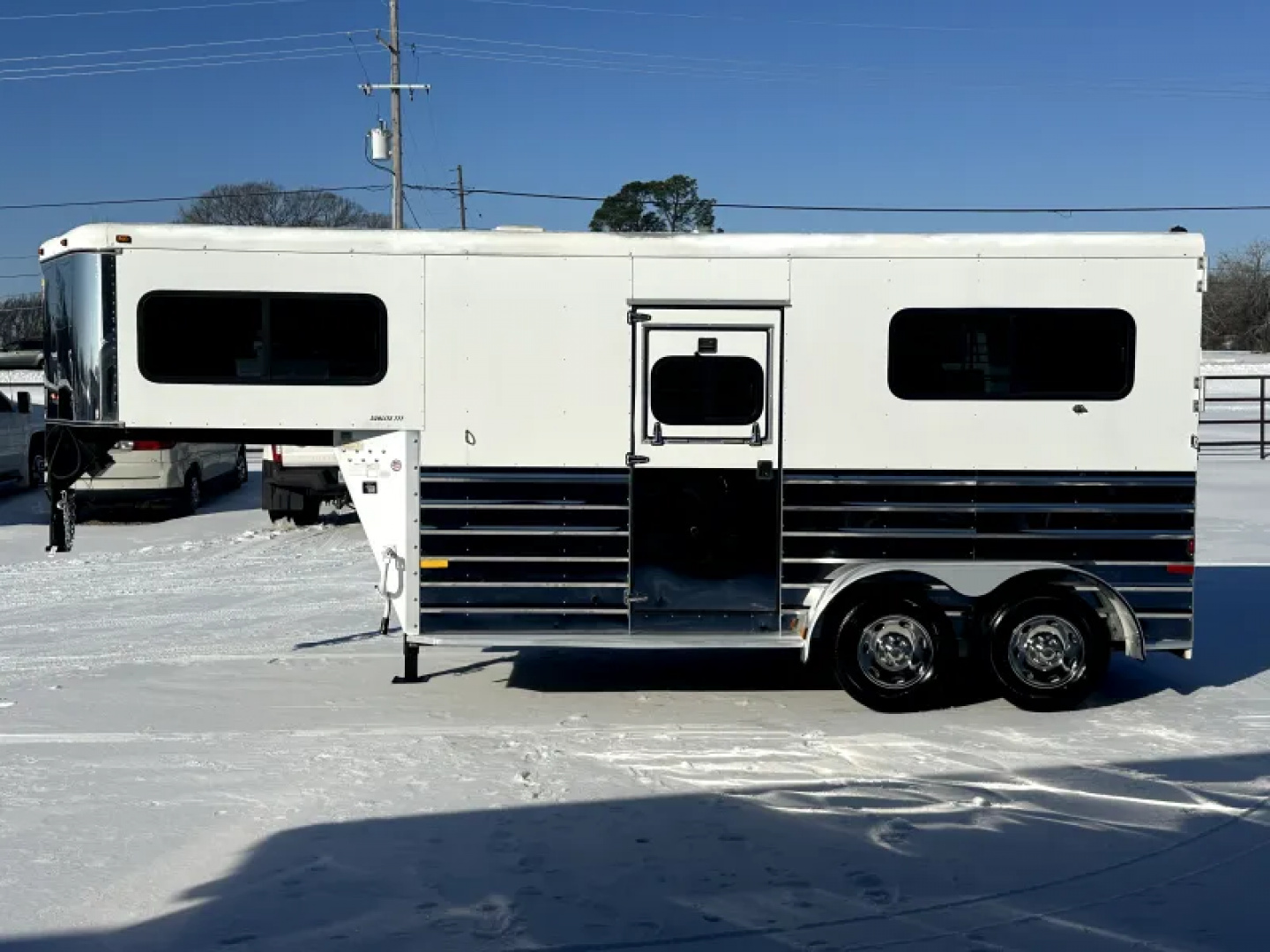 Used 2004 Sundowner 2 Horse Gooseneck