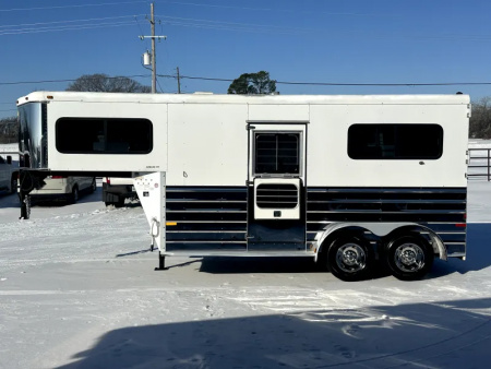 Used 2004 Sundowner 2 Horse Gooseneck