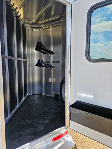 New 2026 Shadow Stablemate 2H Stock Horse Trailer W/ Plexi Horse Trailer