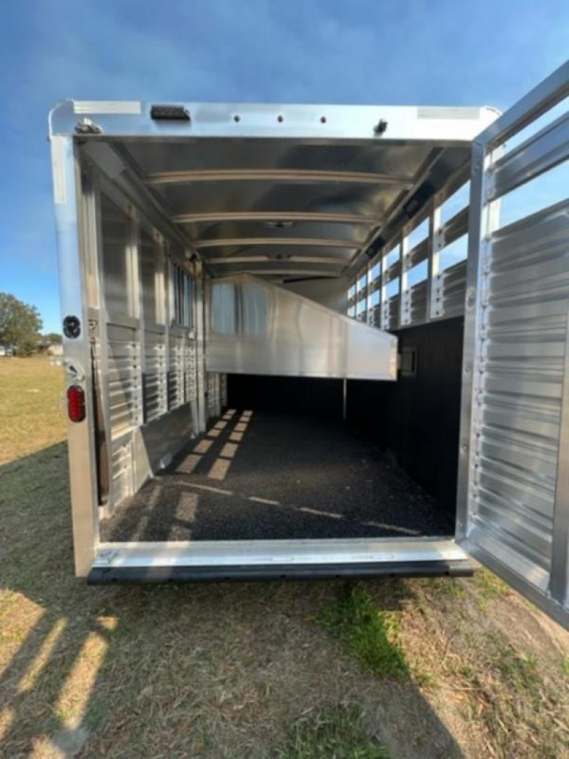 New 2026 Exiss Trailers 3H GN CXF Edition I Horse Trailer