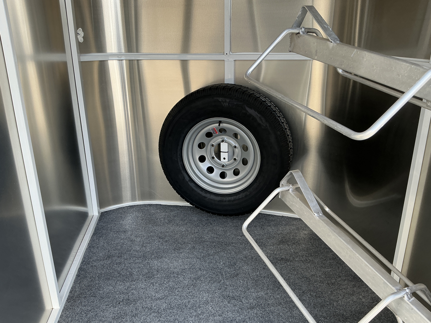 New EXTRA HEIGHT - 2026 Maverick 3 Place Horse Trailer