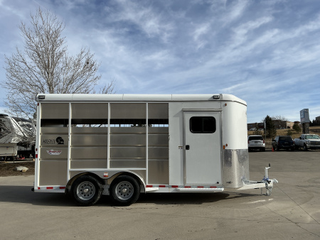 New EXTRA HEIGHT - 2026 Maverick 3 Place Horse Trailer
