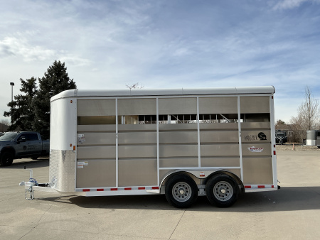 New EXTRA HEIGHT - 2026 Maverick 3 Place Horse Trailer