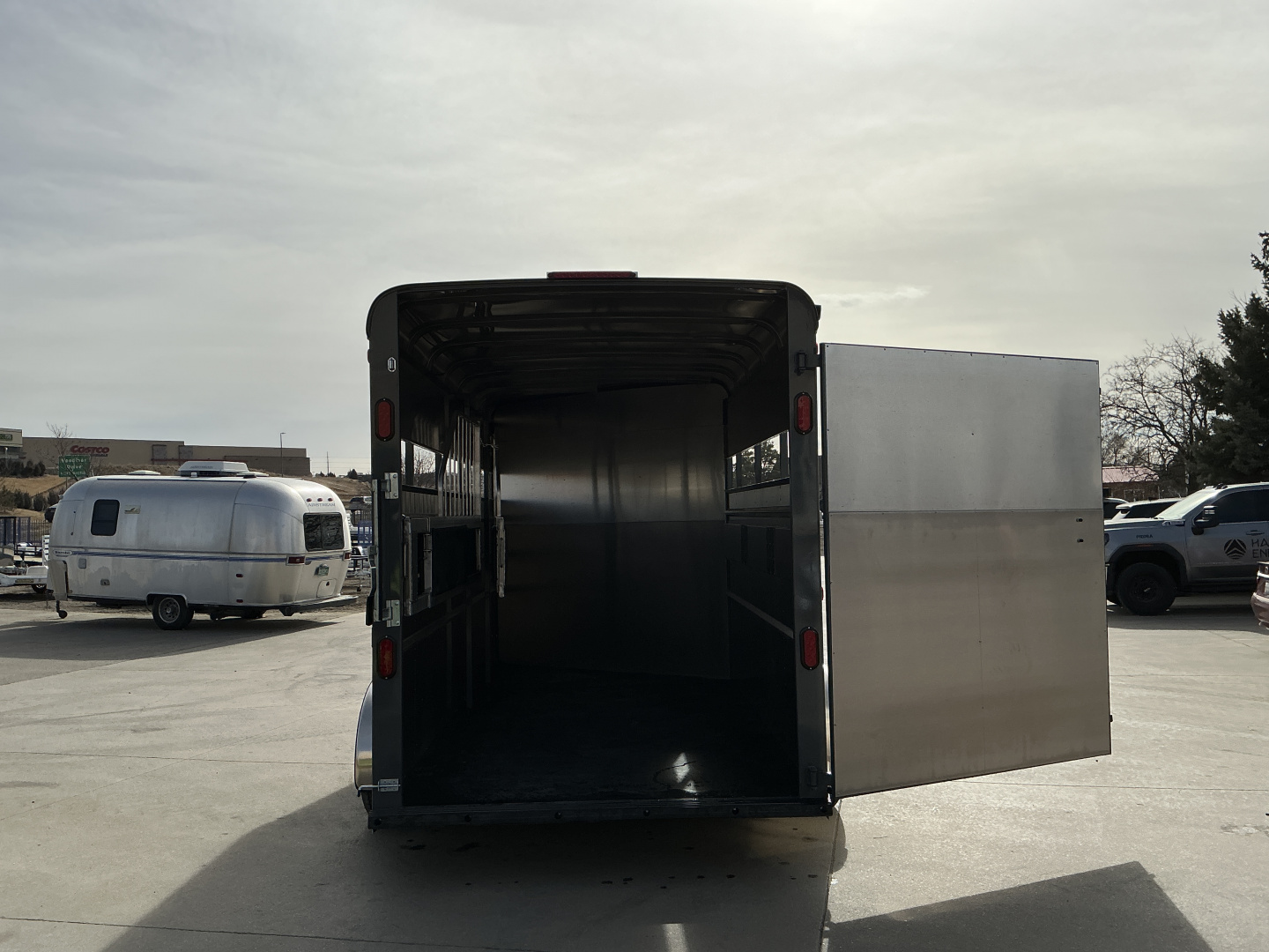 New EXTRA HEIGHT - 2026 Maverick 3 Place Horse Trailer