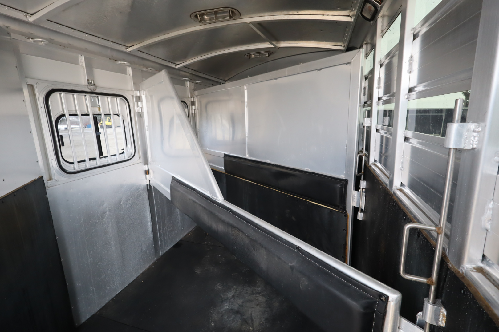 Used 2000 Cherokee 3 Place Weekender GN Horse Trailer