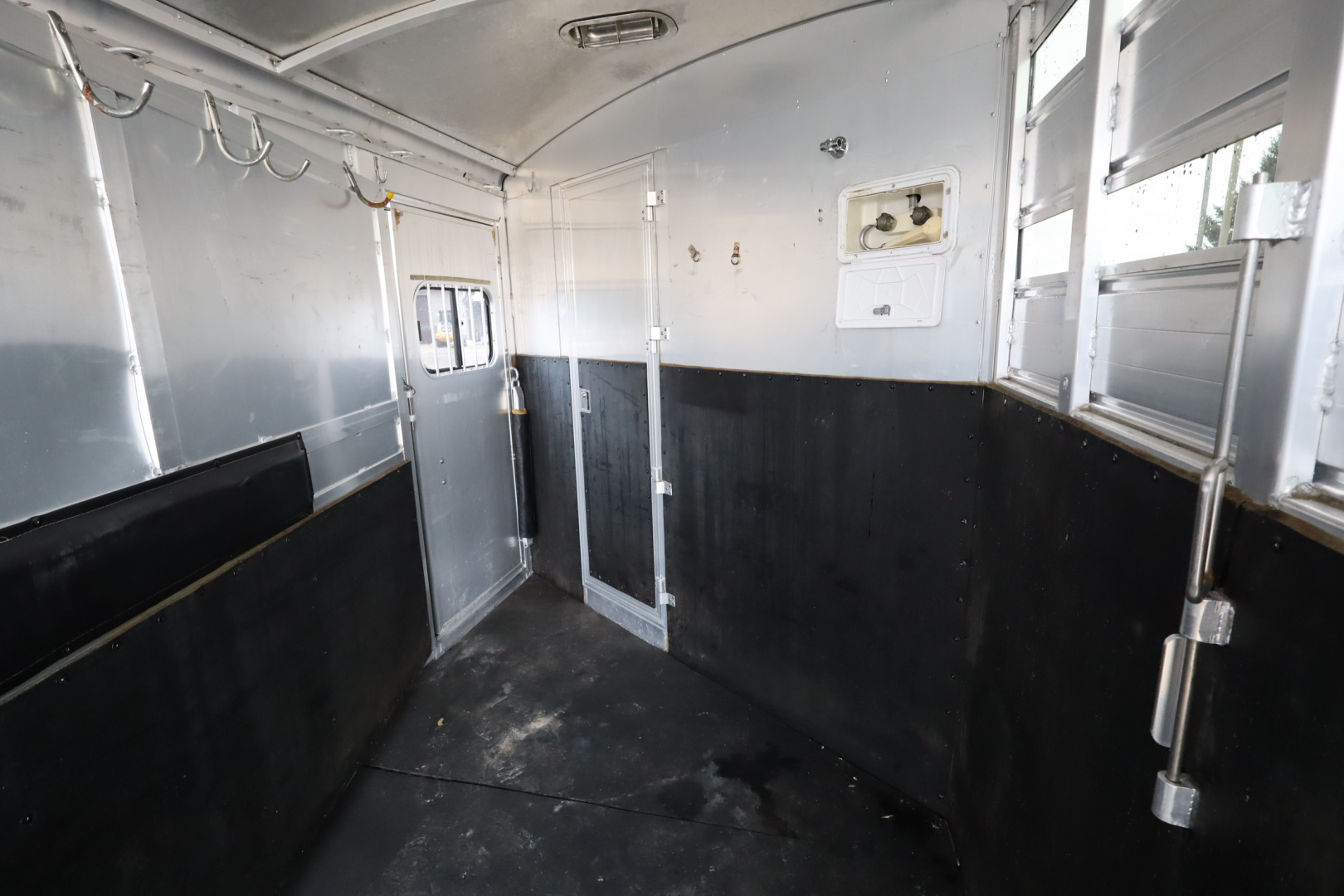 Used 2000 Cherokee 3 Place Weekender GN Horse Trailer