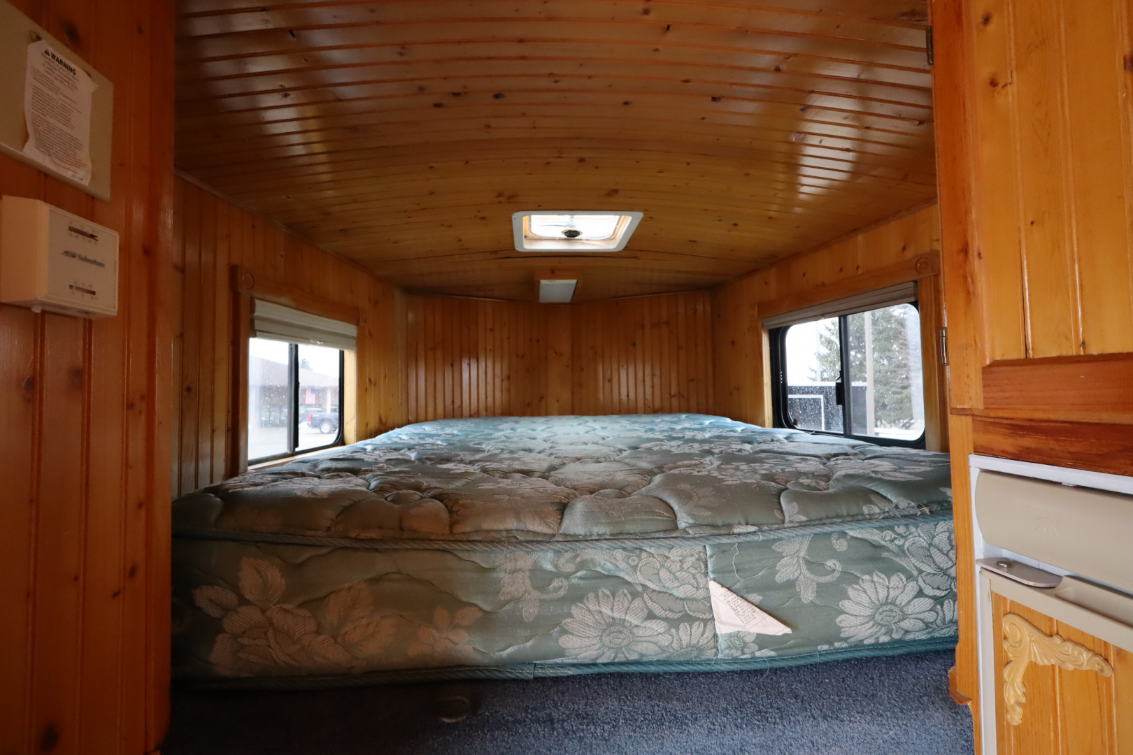 Used 2000 Cherokee 3 Place Weekender GN Horse Trailer