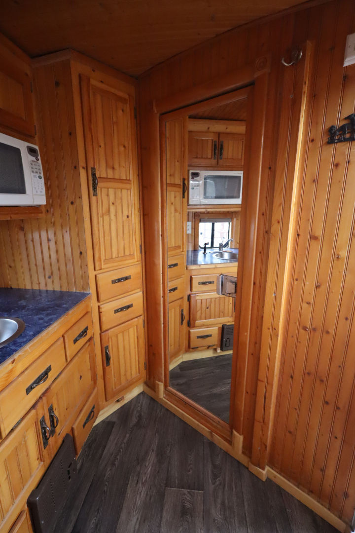 Used 2000 Cherokee 3 Place Weekender GN Horse Trailer