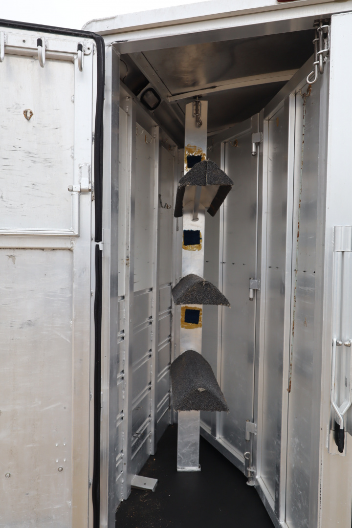 Used 2000 Cherokee 3 Place Weekender GN Horse Trailer