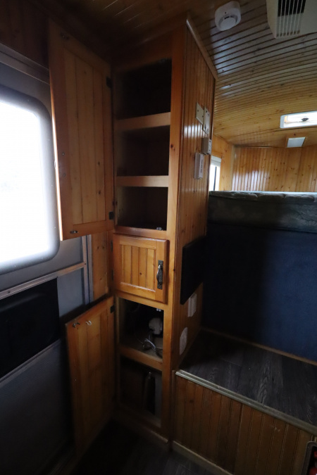 Used 2000 Cherokee 3 Place Weekender GN Horse Trailer