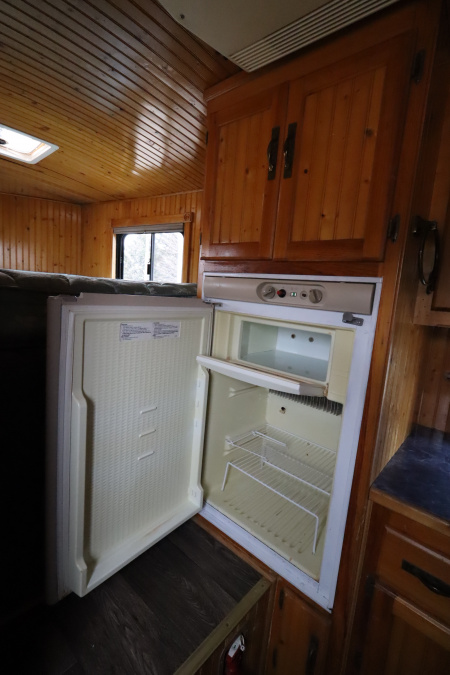 Used 2000 Cherokee 3 Place Weekender GN Horse Trailer