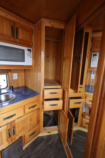 Used 2000 Cherokee 3 Place Weekender GN Horse Trailer