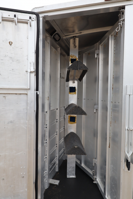 Used 2000 Cherokee 3 Place Weekender GN Horse Trailer