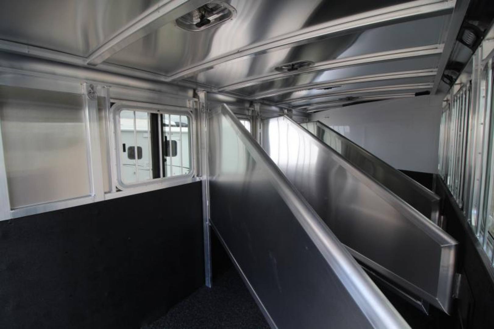 New $2500 BELOW COST! NEW Exiss 4 Horse Aluminum -7'2" Tall-Easy Care Floor-Stud Divider-LED Lights-Drop Down Windows