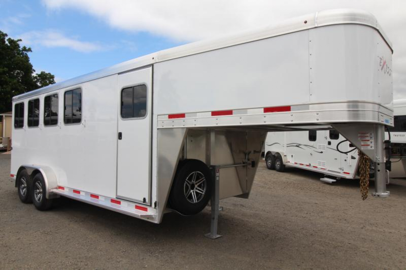New $2500 BELOW COST! NEW Exiss 4 Horse Aluminum -7'2" Tall-Easy Care Floor-Stud Divider-LED Lights-Drop Down Windows