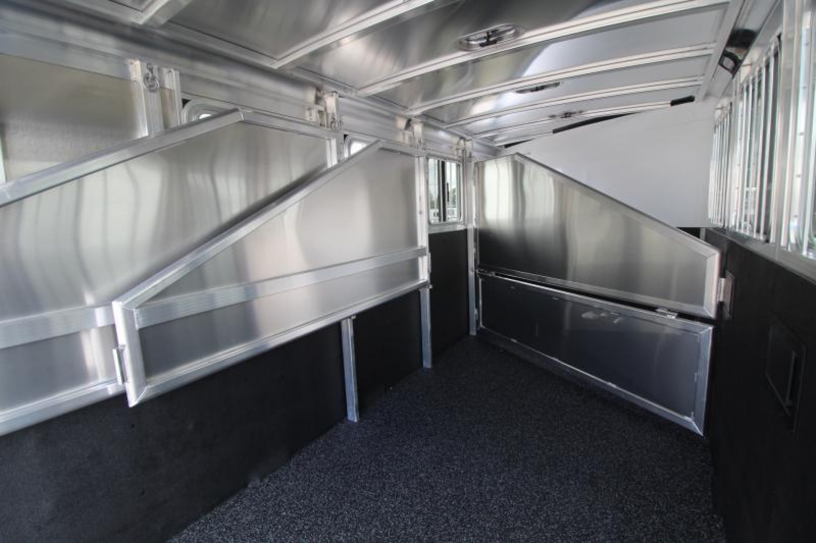 New $2500 BELOW COST! NEW Exiss 4 Horse Aluminum -7'2" Tall-Easy Care Floor-Stud Divider-LED Lights-Drop Down Windows