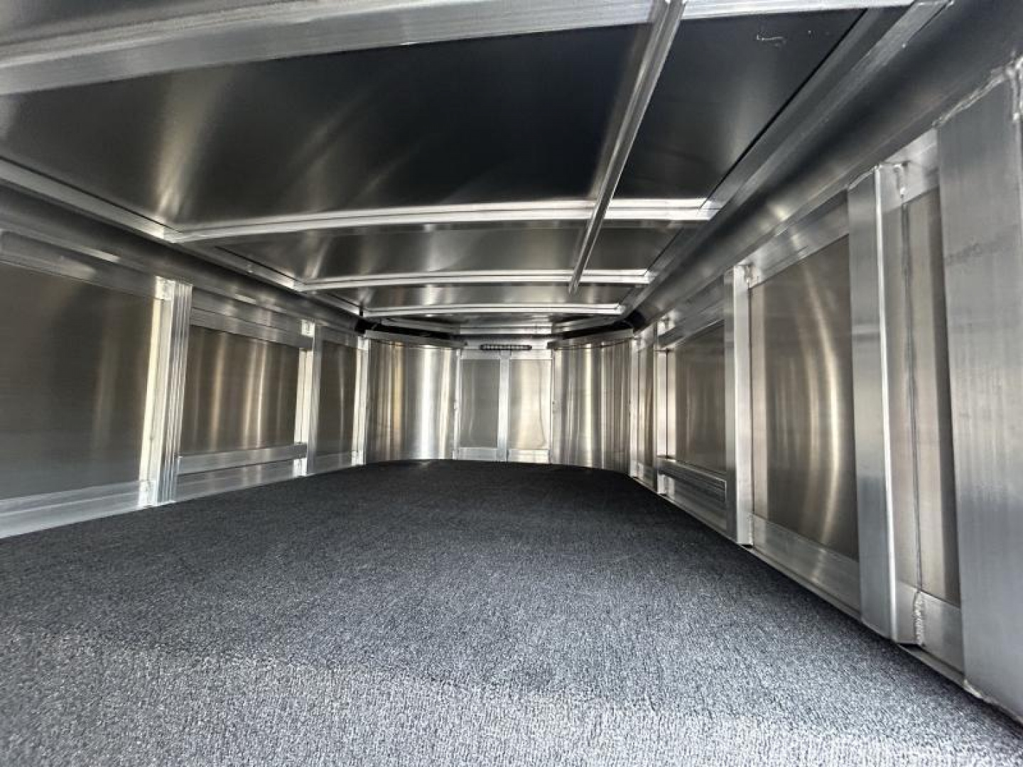 New Price Reduced $3,400 !! 2024 Exiss Express SS 3 Horse Trailer-Easy Care Flooring- Stud Divider-LED Lights