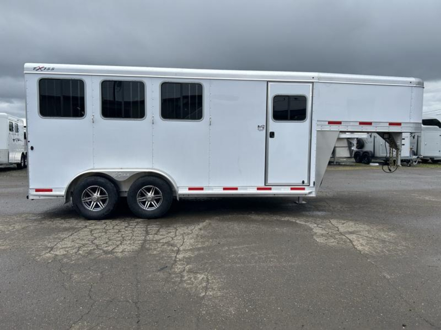 New Price Reduced $3,400 !! 2024 Exiss Express SS 3 Horse Trailer-Easy Care Flooring- Stud Divider-LED Lights