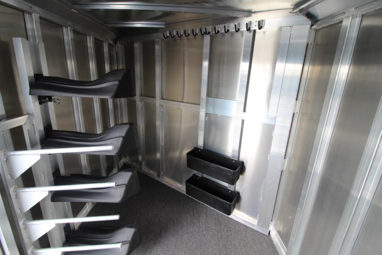 Guide Rack Featherlite New 2024 Featherlite 9600 4 Horse Trailer-$2500 BELOW COST!!- All ...