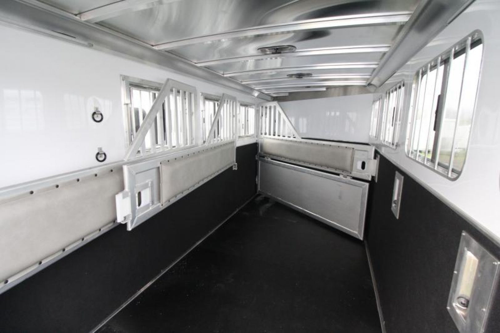 Guide Rack Featherlite New 2024 Featherlite 9600 4 Horse Trailer-$2500 BELOW COST!!- All ...