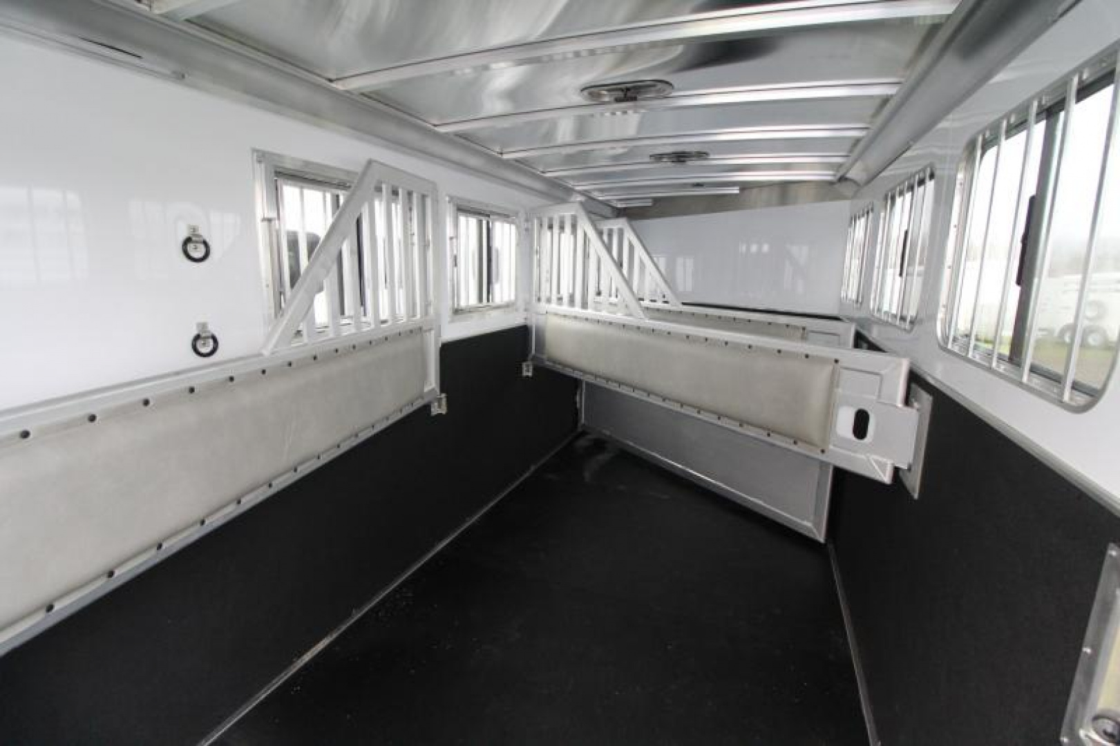 Guide Rack Featherlite New 2024 Featherlite 9600 4 Horse Trailer-$2500 BELOW COST!!- All ...