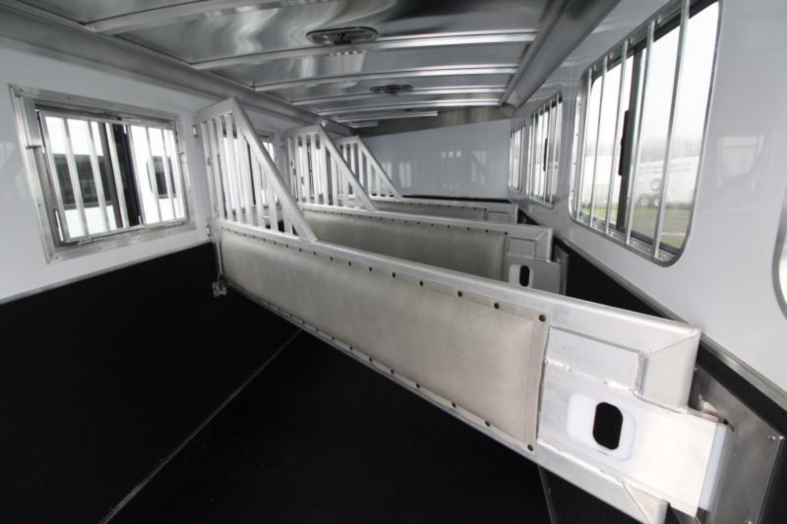 Guide Rack Featherlite New 2024 Featherlite 9600 4 Horse Trailer-$2500 BELOW COST!!- All ...