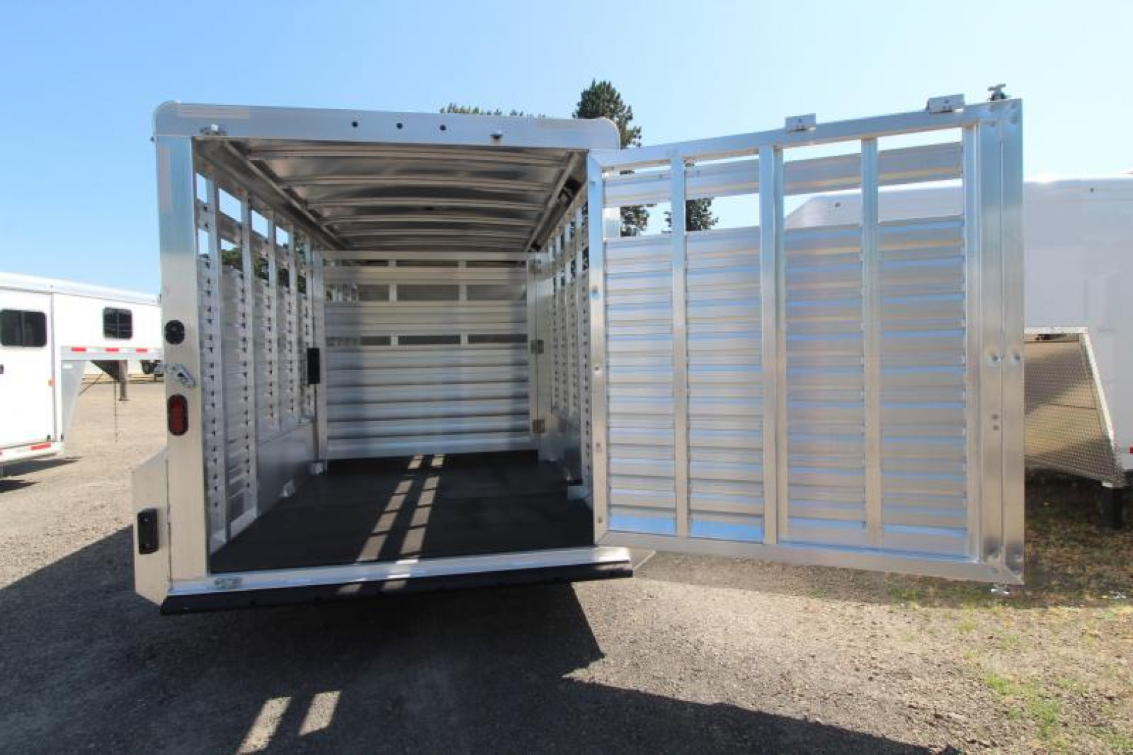 New Price Drop $3000-2025 Exiss Trailers STC 7020 Stock / Stock Combo Trailer-7'2" Tall-Rubber Mats-Stainless Steel Front Nose-Rear Gate w/Slider