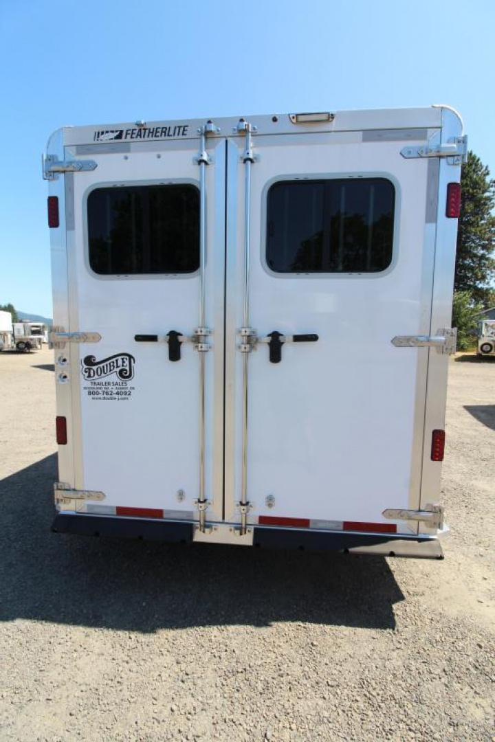 New PRICE REDUCED $3500! 2025 Featherlite 9400 3 Horse Trailer-Premier Tack- 7'6" Tall- Lined & Insulated Tack Room Ceiling-Stud Divider-Escape Door-Battery Package