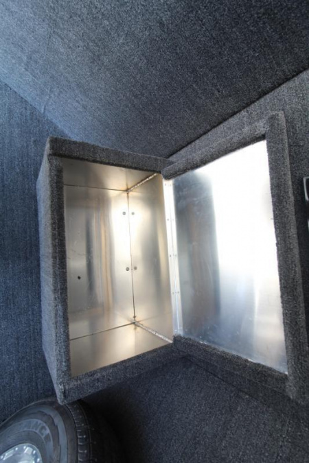 New PRICE REDUCED $3500! 2025 Featherlite 9400 3 Horse Trailer-Premier Tack- 7'6" Tall- Lined & Insulated Tack Room Ceiling-Stud Divider-Escape Door-Battery Package