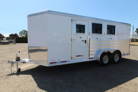 New PRICE REDUCED $3500! 2025 Featherlite 9400 3 Horse Trailer-Premier Tack- 7'6" Tall- Lined & Insulated Tack Room Ceiling-Stud Divider-Escape Door-Battery Package
