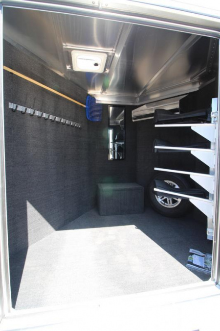 New PRICE REDUCED $3500! 2025 Featherlite 9400 3 Horse Trailer-Premier Tack- 7'6" Tall- Lined & Insulated Tack Room Ceiling-Stud Divider-Escape Door-Battery Package