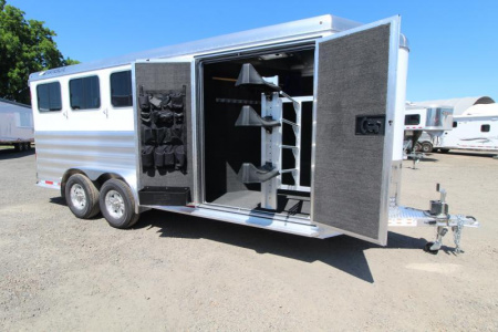 New PRICE REDUCED $3500! 2025 Featherlite 9400 3 Horse Trailer-Premier Tack- 7'6  Tall- Lined & Insulated Tack Room Ceiling-Stud Divider-Escape Door-Battery Package