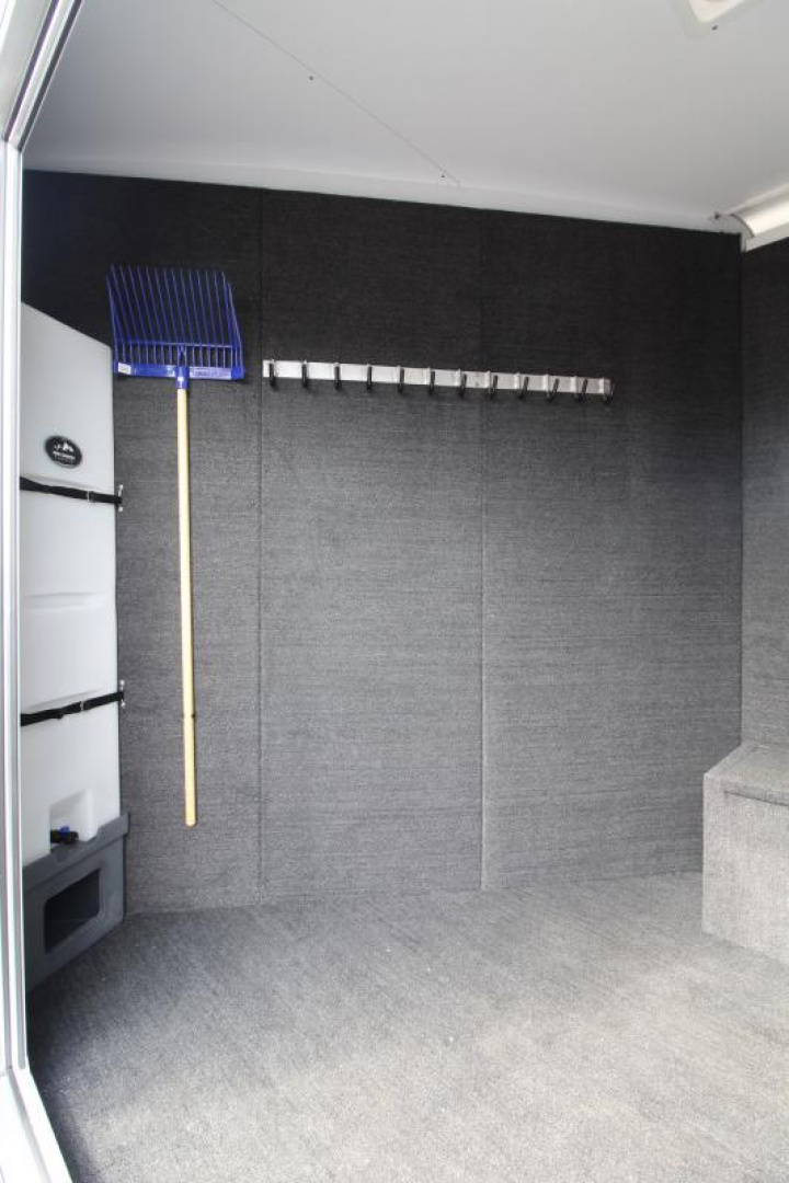 New PRICE REDUCED $3700! 2025 Featherlite 9400 2 Horse Trailer-Premier Tack-7'6" Tall-36" Slant Wall Dressing Room-Lined & Insulated Tack Room Ceiling-Easy Care Floor