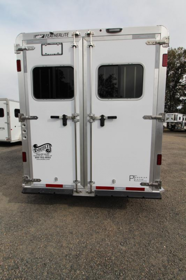 New PRICE REDUCED $4300! 2025 Featherlite 9400 4 Horse Trailer-Premier Tack-7'6" Tall-Easy Care Flooring-Lined & Insulated Dressing/Tack Room Ceiling-Stud Divider-Escape Door